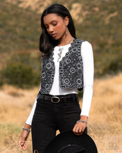 Load image into Gallery viewer, Paparazzi Sunset Sightings - January 2025 Fashion Fix Complete Set