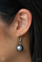 Load image into Gallery viewer, Paparazzi All The Trimmings Black Necklace