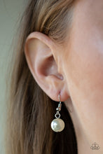 Load image into Gallery viewer, Paparazzi Posh Boss Necklace and POSHing Your Luck Bracelet Set