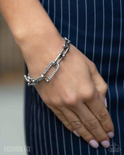 Load image into Gallery viewer, Paparazzi Magnificent Musings - May 2025 Fashion Fix Complete Set
