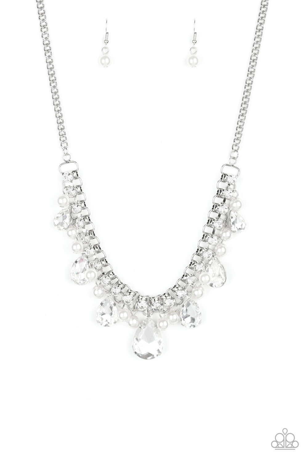Paparazzi Knockout Queen Necklace White