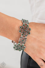 Load image into Gallery viewer, Paparazzi Regal Recognition Green Bracelet
